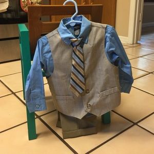 4 piece pant/vest combo for toddler!