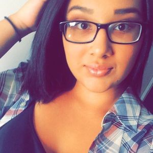 Meet your Posher, Denicia