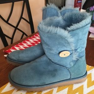 Blue uggs