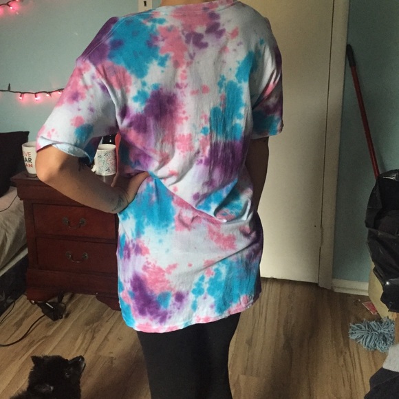 M Tie-Dye Purple, Pink, and Blue V neck - Picture 3 of 3