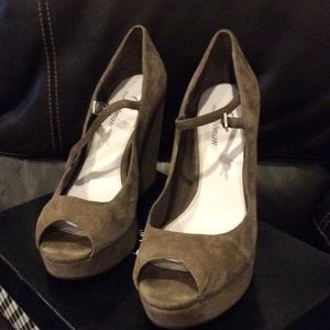 Open toe mink kid suede wedges