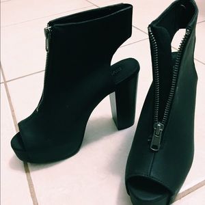 BRAND NEW NEVER WORN BLACK ZIP WEDGE HEELS