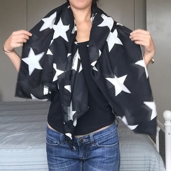 H&M Scarf - Picture 2 of 4