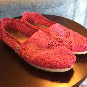 pink crochet toms
