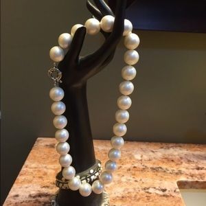 White pearl necklace