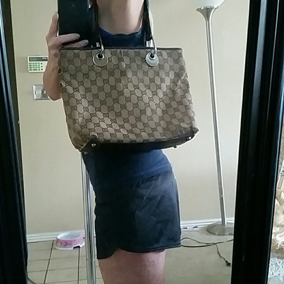 Authentic Gucci Monogram Shopper Bag - Picture 4 of 4