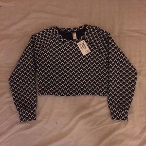 Long Sleeve Crop Raglan Jacquard Sweater.