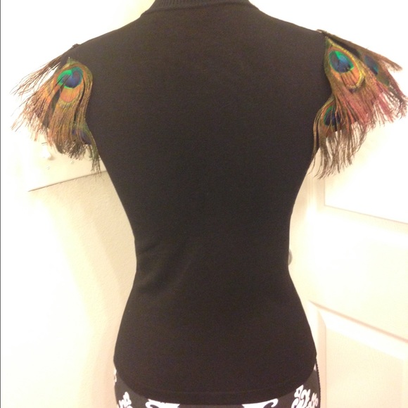 Feathered short sleeved turtleneck - Picture 3 of 4