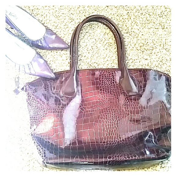 NWOT Huge shoulder bag