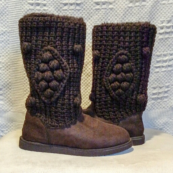 Old Navy cozy boots - size 8 NWOT