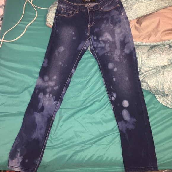 Bleach washed skinny jeans