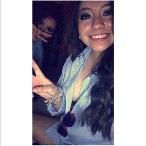 Meet your Posher, Victoria