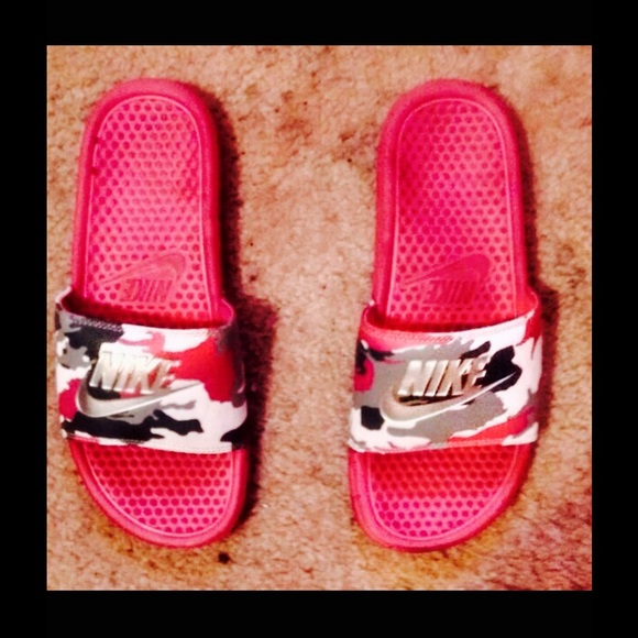 Nike slides
