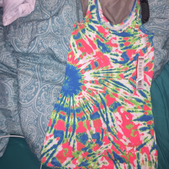 Tie die tank