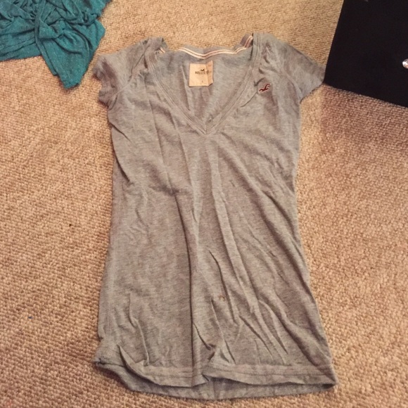 Hollister tee