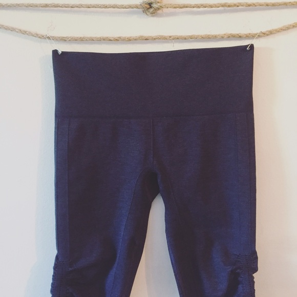 Lululemon cropped yoga pants