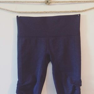 Lululemon cropped yoga pants