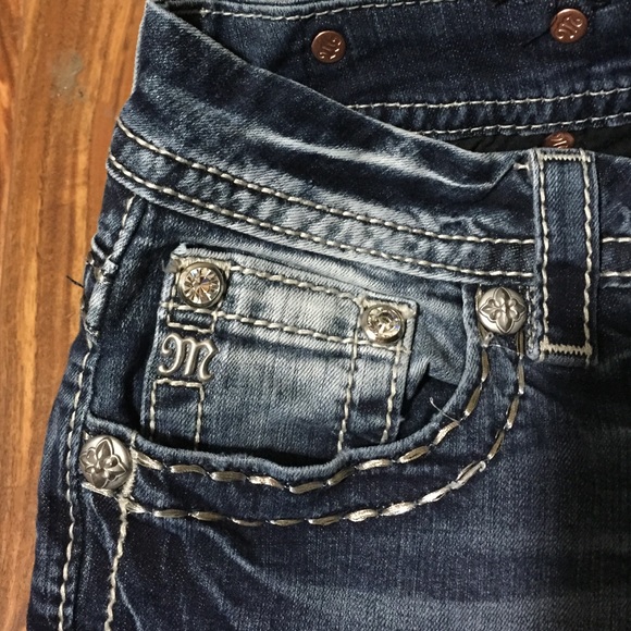 Buckle Jeans - Picture 2 of 4