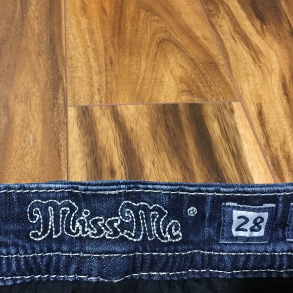 Buckle Jeans - Picture 3 of 4