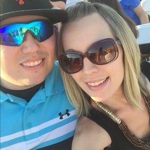 Meet your Posher, Thea