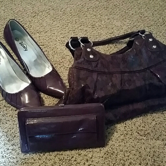 Super roomy deep purple purse
