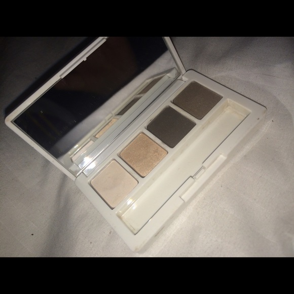 Makeup Bundle - Picture 3 of 4