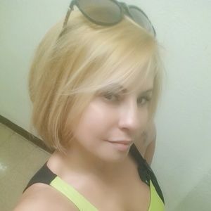 Meet your Posher, Emely