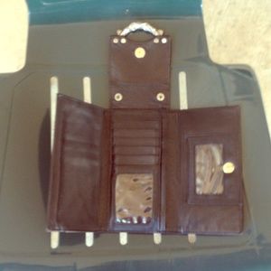 Brighton wallet