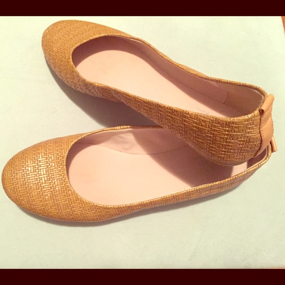 Easy Spirit tan flats