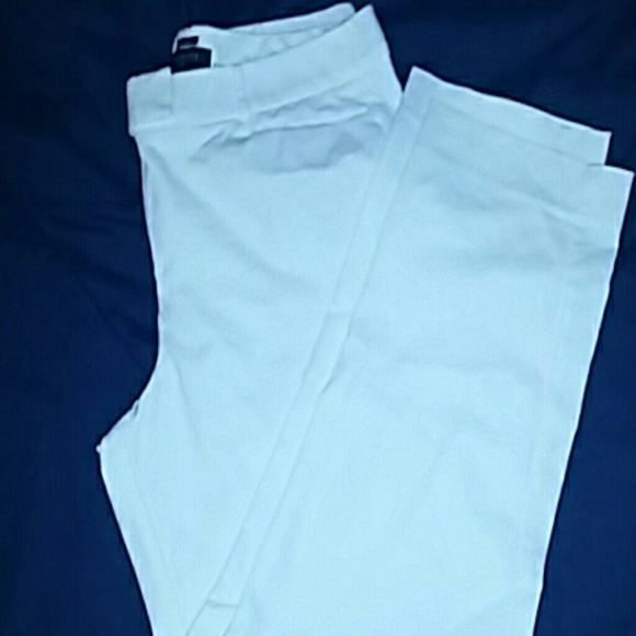 white pant Capri
