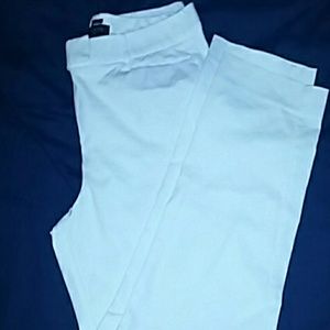 white pant Capri
