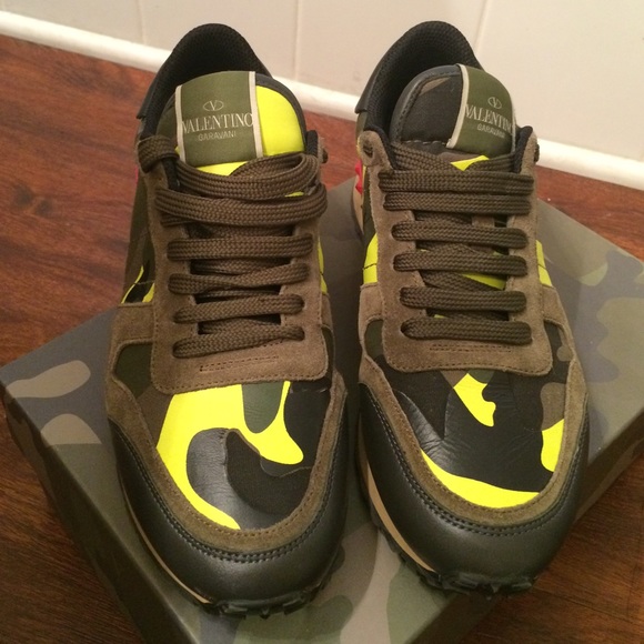 🚫SOLD🚫 VALENTiNO SNEAKERS - Picture 2 of 4