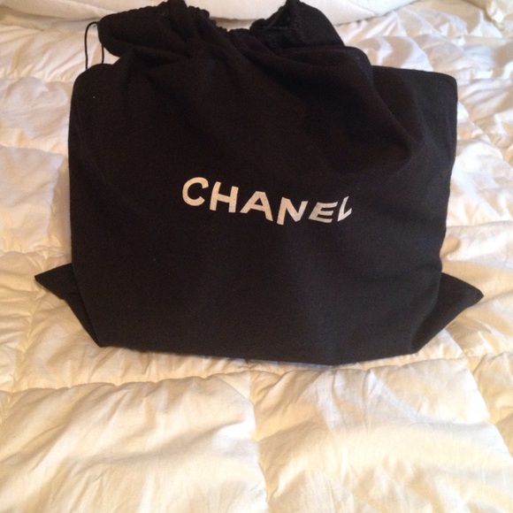 CHANEL TOTE - Picture 4 of 4