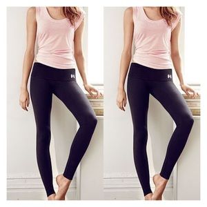 2 pairs of VS most loved leggings