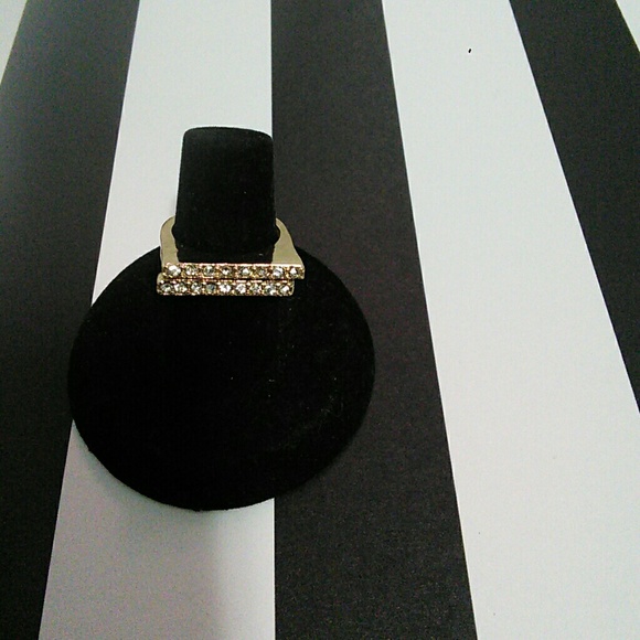 New two gold tone rings