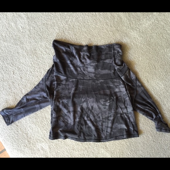 Alo cowl neck yoga cover