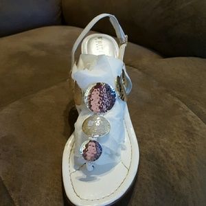 WHITE HOUSE BLACK MARKET SANDALS