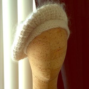Beautiful vintage mohair beret- winter worthy!