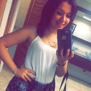 Meet your Posher, Estefania