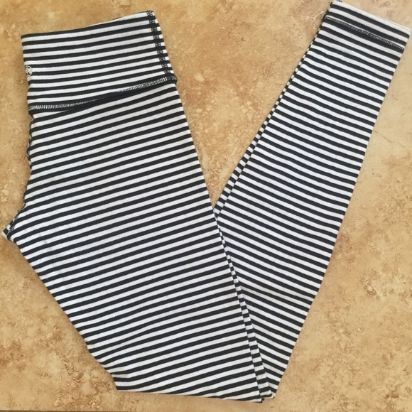 Lululemon Classic Stripe Under Tight - Picture 4 of 4