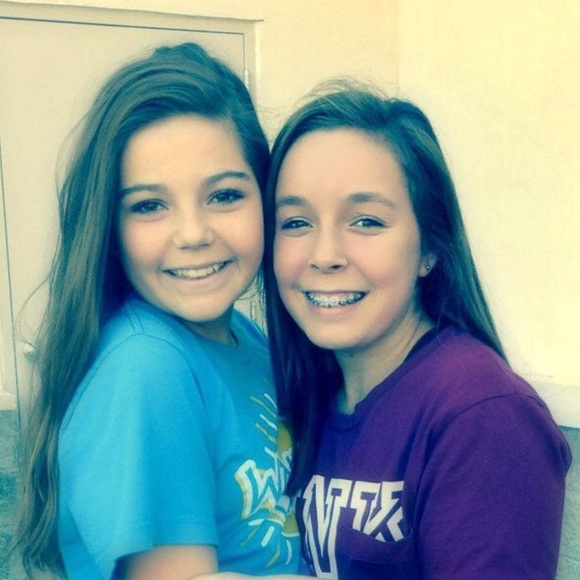 Meet your Posher, Lauren - Picture 1 of 1