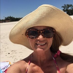 Meet your Posher, Carrie