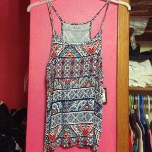 Cute flowy tank! NWT Size M