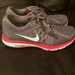 Nike Running Shoes Size 9.5