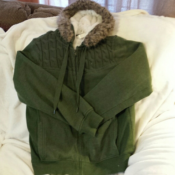 Green winter coat. Excellent condition.