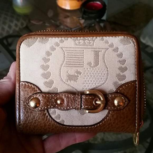 Juicy Couture Handbags - 💫Juicy wallet💫