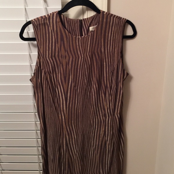 Dress - Picture 4 of 4