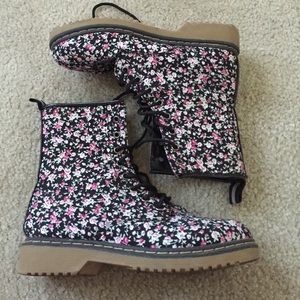 Black floral boots