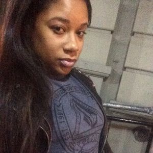 Meet your Posher, Candice