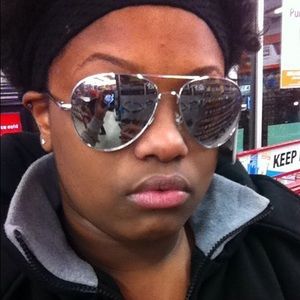 Meet your Posher, Ananda